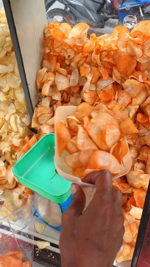 Nikmati Keripik Singkong Legendaris di Pekanbaru