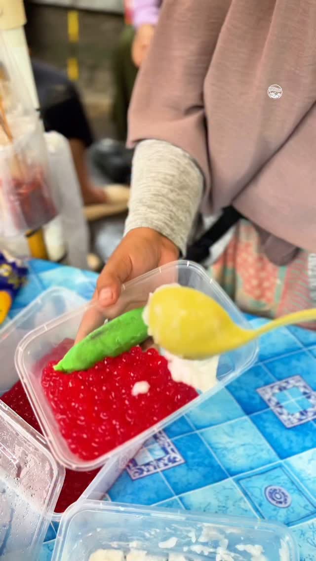 Es Pisang Ijo Segar di Pekanbaru