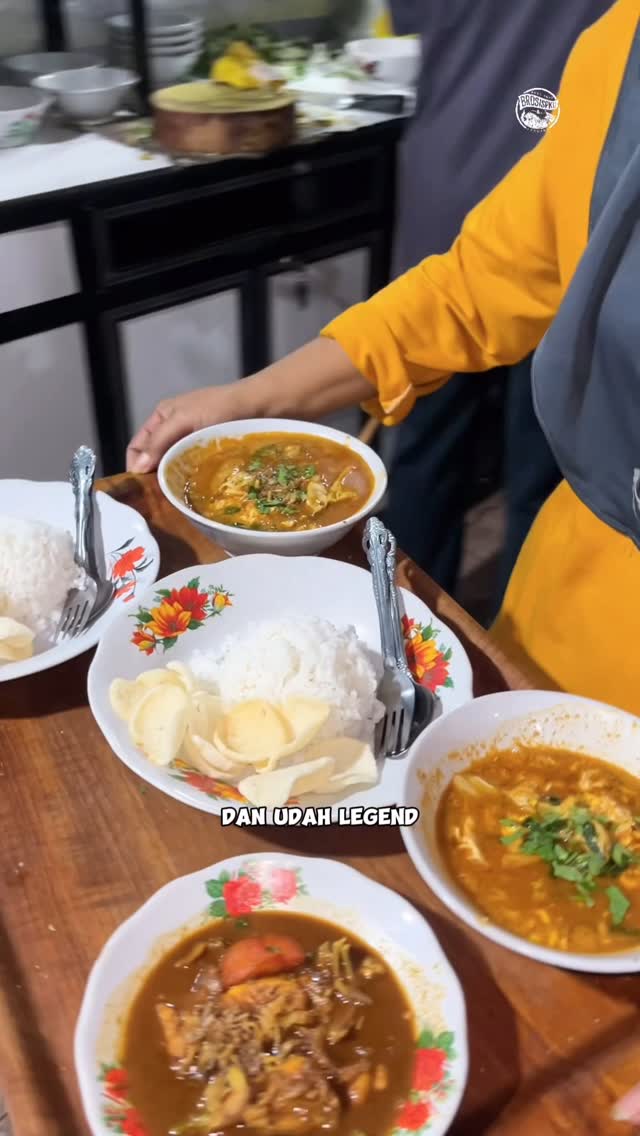 Lezatnya Ayam Tumis Samping Polda di Pekanbaru