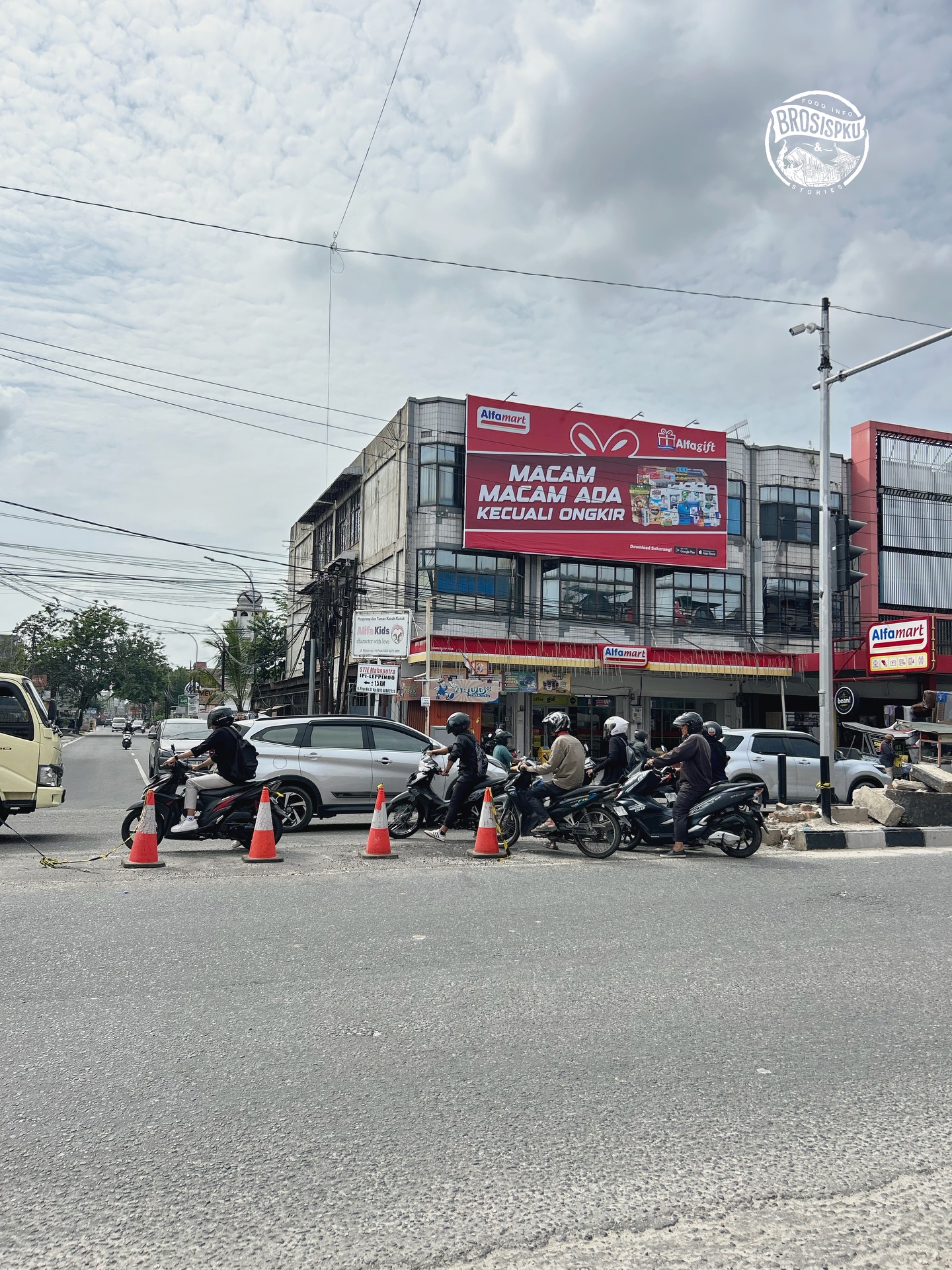 Waspada Trotoar Simpang Paus Pekanbaru