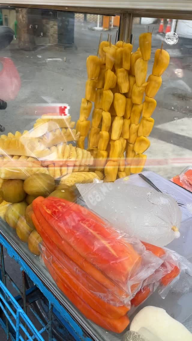 Menikmati Rujak Buah Khas Pekanbaru