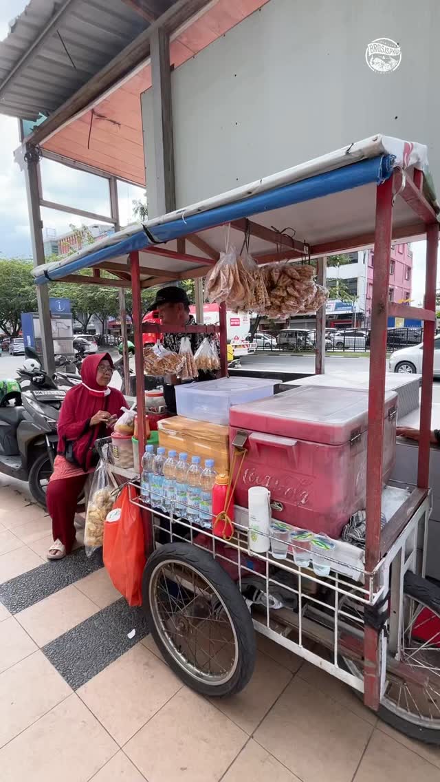 Kedai Pak Syahril: Ikon Camilan Pekanbaru