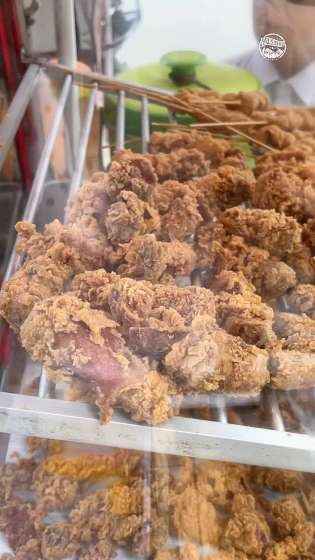 دجاج مقلي رخيص Pak Yos في Pekanbaru