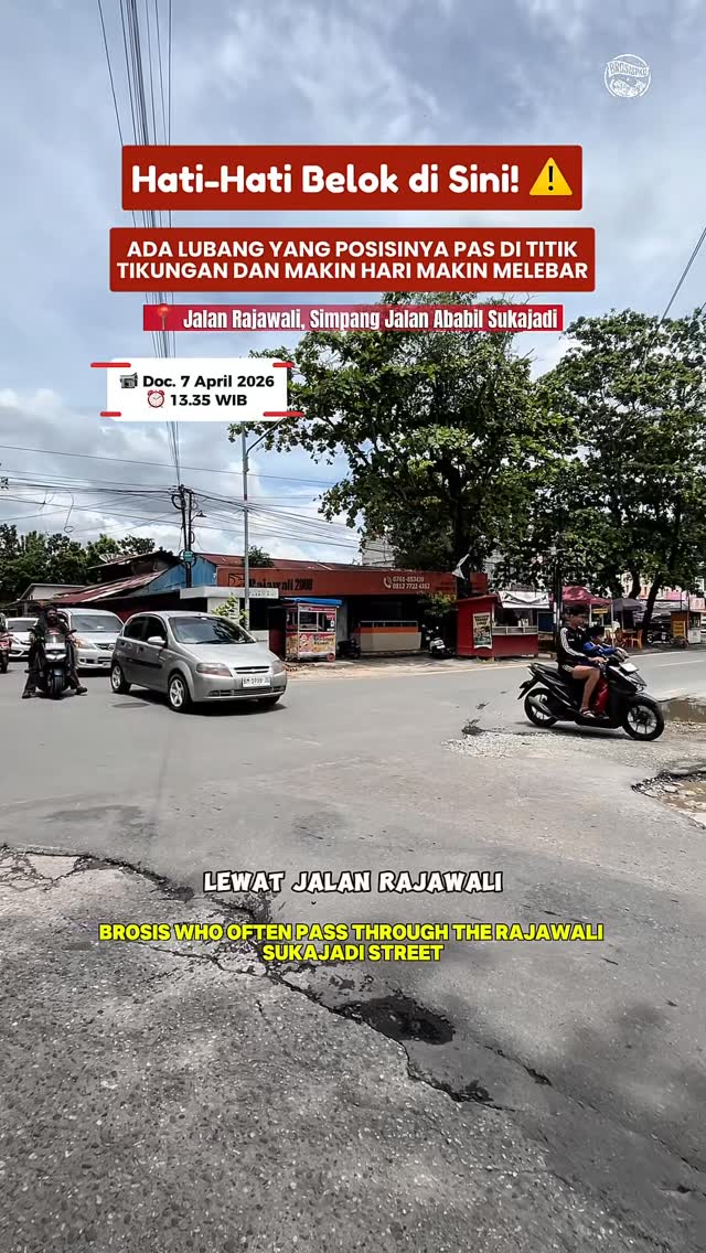 Hati-hati Lubang di Jalan Rajawali Pekanbaru