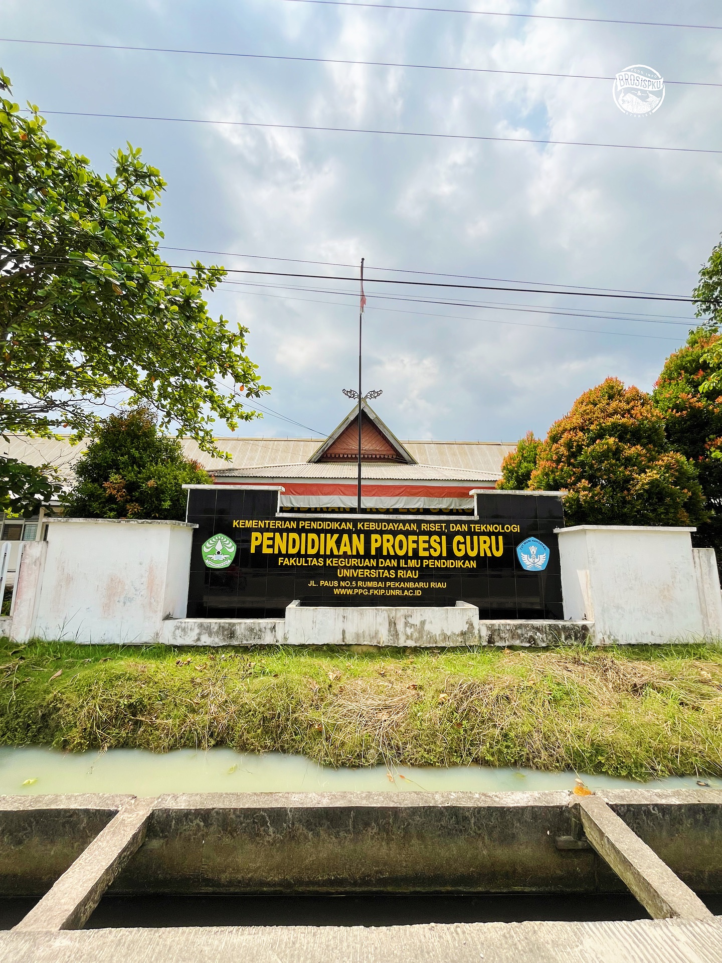 Exploring UNRI’s Teacher Training Building in Pekanbaru