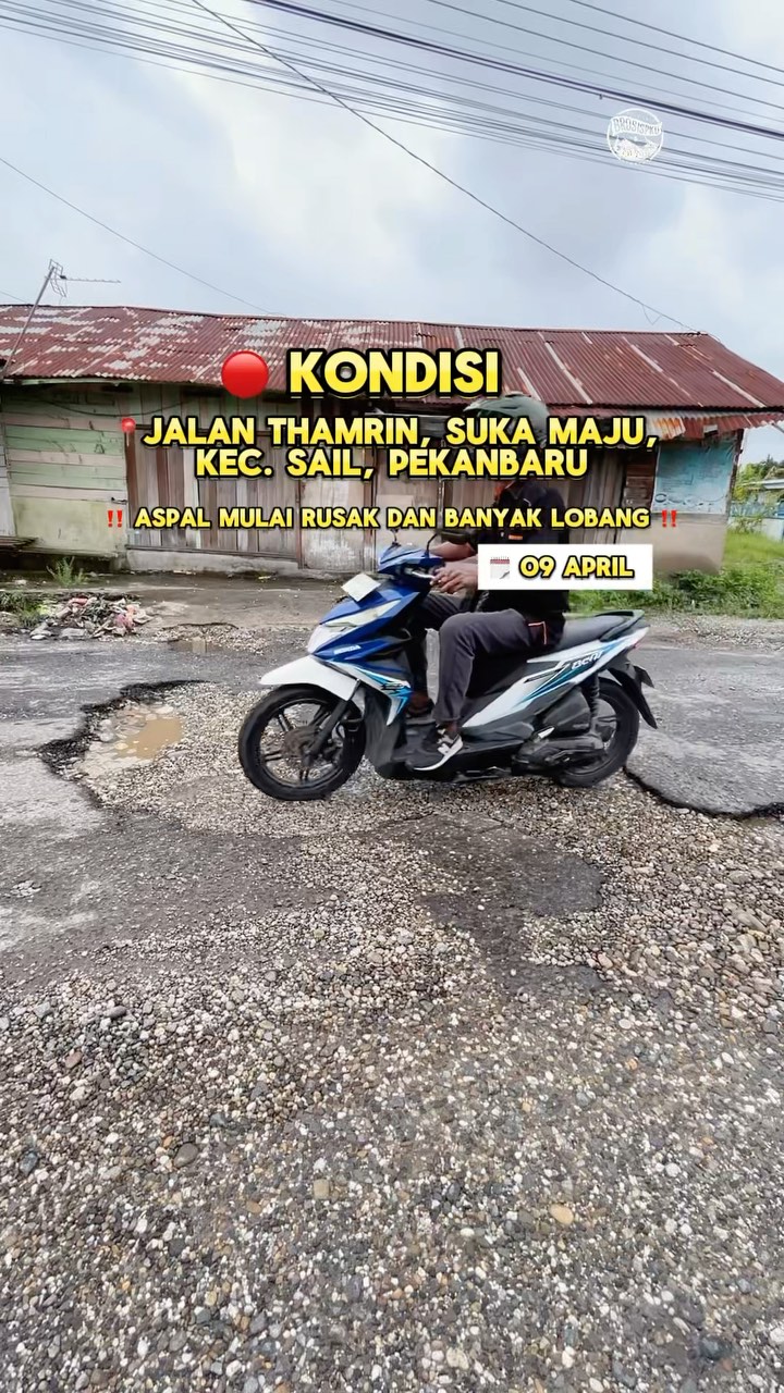 Waspada Jalan Thamrin Rusak di Pekanbaru