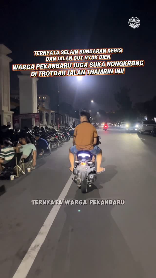 Hangout Malam di Pekanbaru: Trotoar Jalan Thamrin