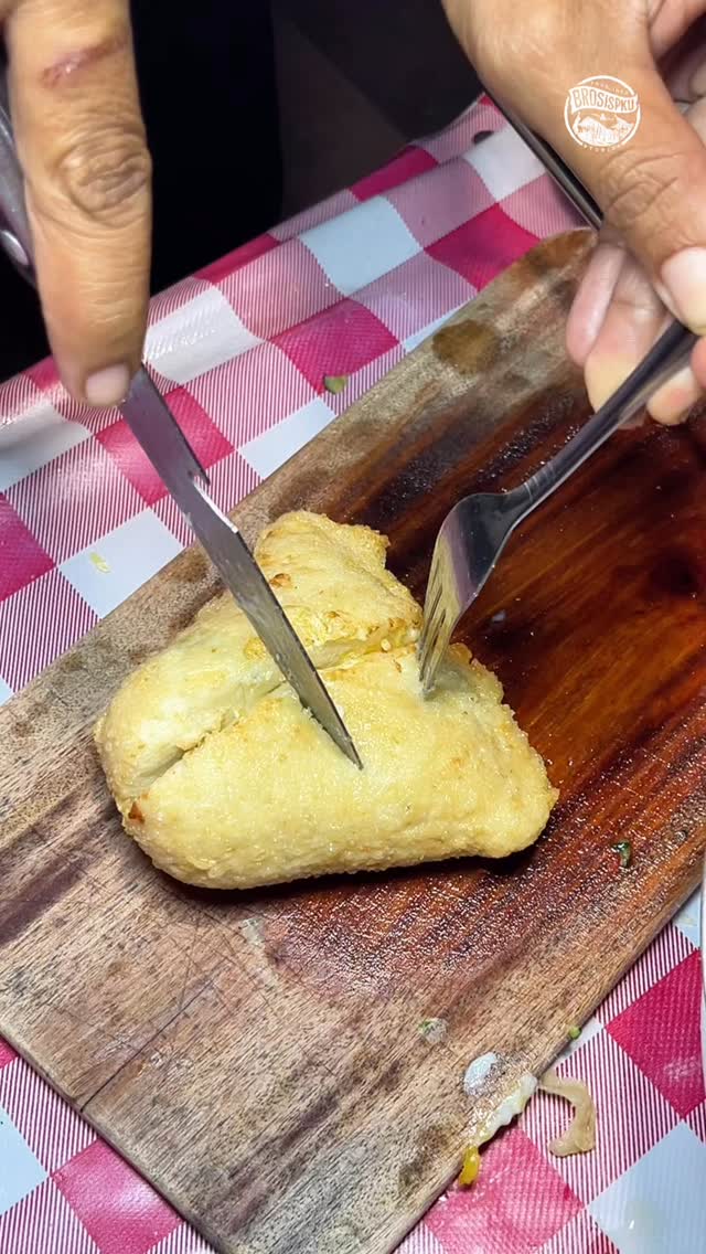 Pempek Jujuk Pekanbaru: Lezatnya Ikan Tenggiri Otentik