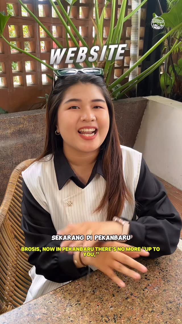 Sekarang di Pekanbaru gak ada lagi kata terserah, gak tau mau ke mana atau gak tau mau makan apaa☺️

Karena semua infonya, udah ada di website brosispku.com 🤩

Di sini, keterangannya udah lengkap dari harga, alamat, sampai fasilitas tempat yang kami review.

Website ini tersedia dalam 7 bahasa yang bisa kita set, dari Bahasa Indonesia, Inggris, Bahasa Melayu, Mandarin, Jepang, Arab, dan Korea.

Jadi sebelum keluar rumah, cek dulu di brosispku.com yuk😉
_
🔥 Ada apa di Pekanbaru? Cek review @brosispku

🌟 Cek beragam highlight di Instagram @brosispku

🍻 Ingin tampil di brosispku? Hubungi WA tim iklan @brosispku di bio

🌐 Follow juga IG: @brosiskerja @brosisdeal @brosisid @brosisproperty

#brosispku #pku #pekanbaru #SeputarPKU #BroSisPKUContentDiny