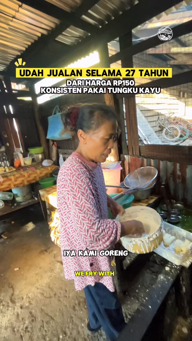 Gorengan Tungku Kayu Legendaris di Pekanbaru