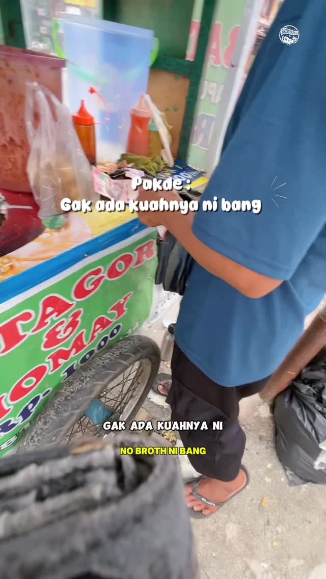 BroSis, saking enaknya siomay batagor yang satu ini di Pekanbaru, orang sampai rela rebutan porsi terakhir, bahkan tanpa kuah pun tetap dibeli! 🤤🔥

Namanya Siomay Batagor Dapur Umma Abi✨

Warga Jalan Kartama pasti udah nggak asing lagi sama Pakde yang jualan di sini. 

Walaupun baru jalan sekitar 2 tahun, tapi pembelinya udah ramai banget dan hampir nggak pernah sepi.

Soal harga? Mulai dari Rp1.000 aja! 😍

BroSis cobain juga ya‼️
_
Harga
Harga Mulai Rp1.000
_
Siomay Pakde
⏰ Setiap Hari, 09.00-12.00 dan 15.00-18.00 WIB
⏰ Selama Ramadhan, 15.00-18.00 WIB
📍 Jalan Kartama, Marpoyan, Pekanbaru. Dekat Indomaret sebelah Jalan Karya Mandiri.

✅ Khusus Take Away
✅ Pembayaran Cash
✅ Gratis Parkir
_
🌐 Butuh rekomendasi di Pekanbaru? Cek website www.brosispku.com

#brosispku #brosis #pekanbaru #BroSisPKUContentDiny #SiomayBatagor