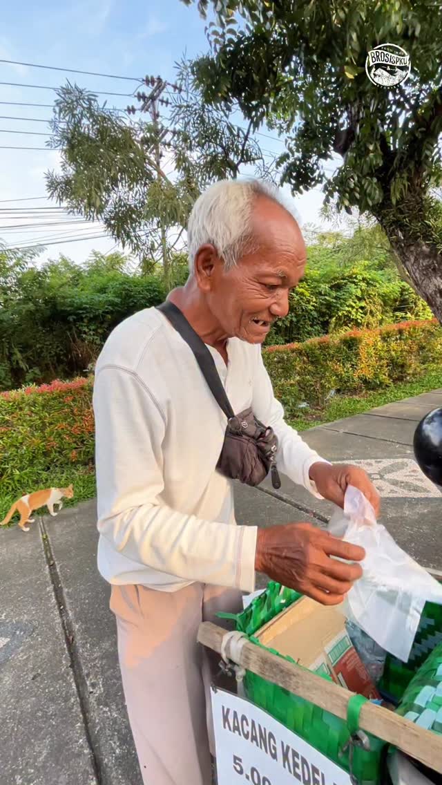 Fresh Soybeans on Pekanbaru’s Jalan Sudirman