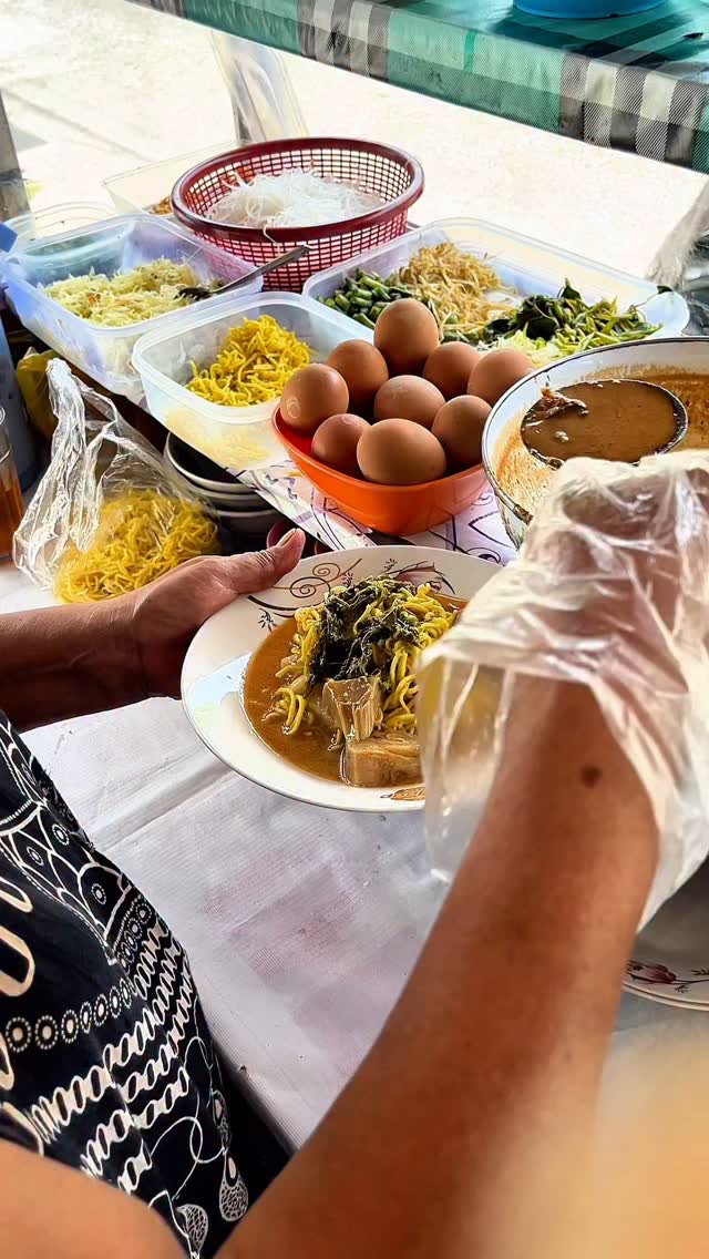 Menikmati Lontong Legendaris di Pekanbaru