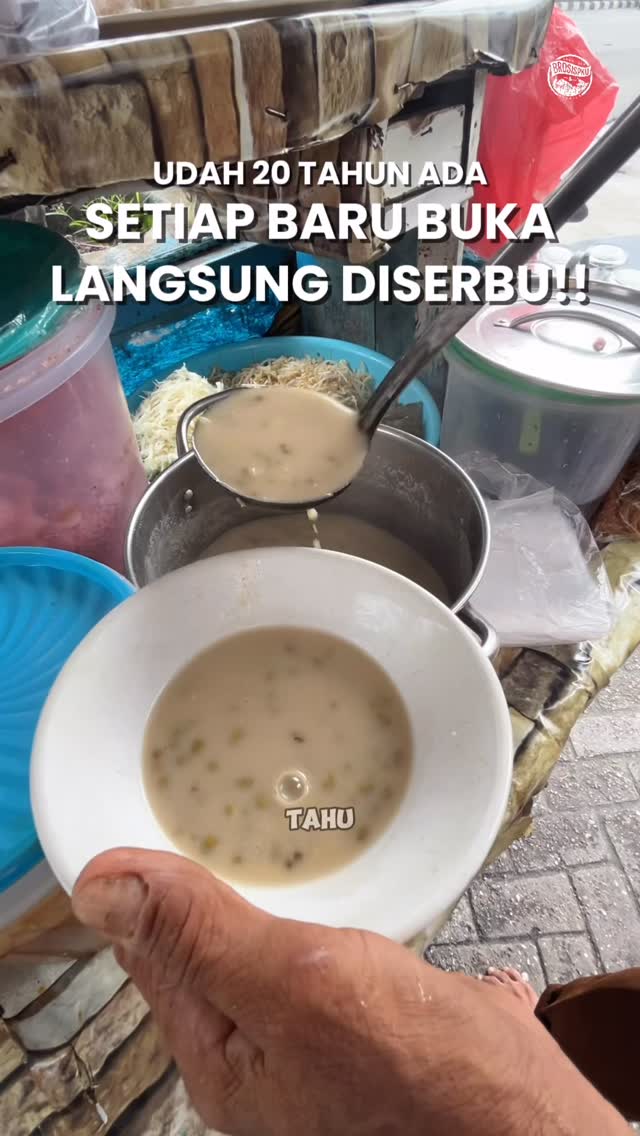 Sarapan Legendaris Pekanbaru dengan Lontong dan Serabi