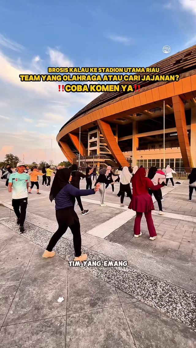 Olahraga dan Jajanan di Stadion Utama Riau Pekanbaru
