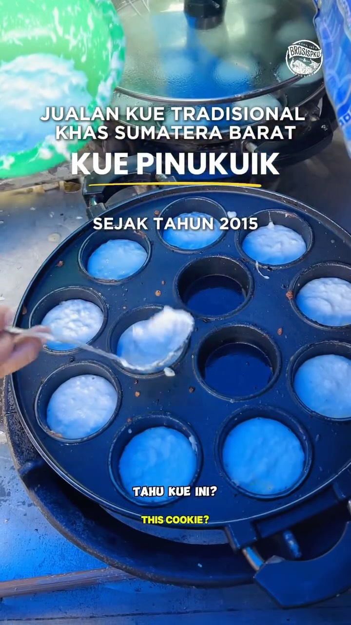 Kue Pinukuik Panas Minangkabau di Pekanbaru