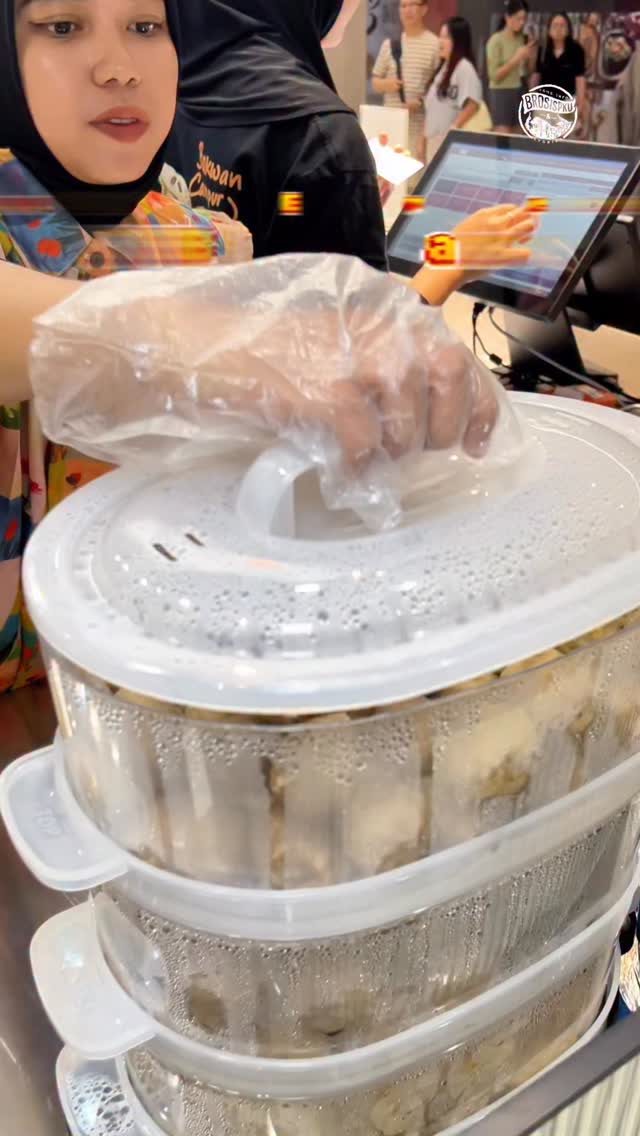 Nikmati Bakwan Khas Surabaya di Living World Pekanbaru