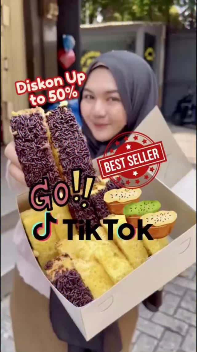 Pekanbaru Jumbo Pukis with Crunchy Matcha