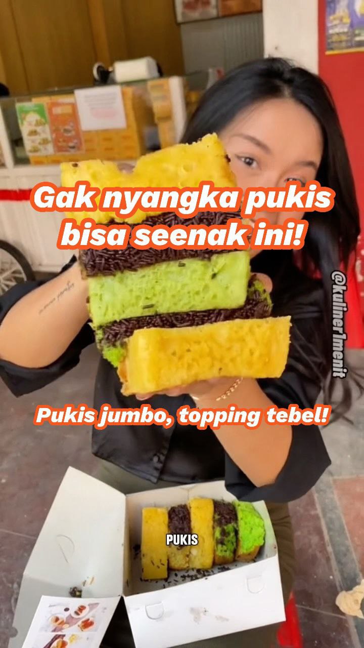 Pukis Jumbo Pekanbaru dengan Topping Melimpah