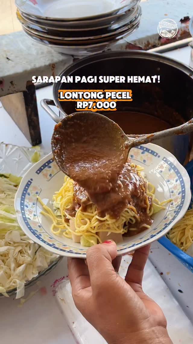 Sarapan Lontong Pecel Hemat di Pekanbaru