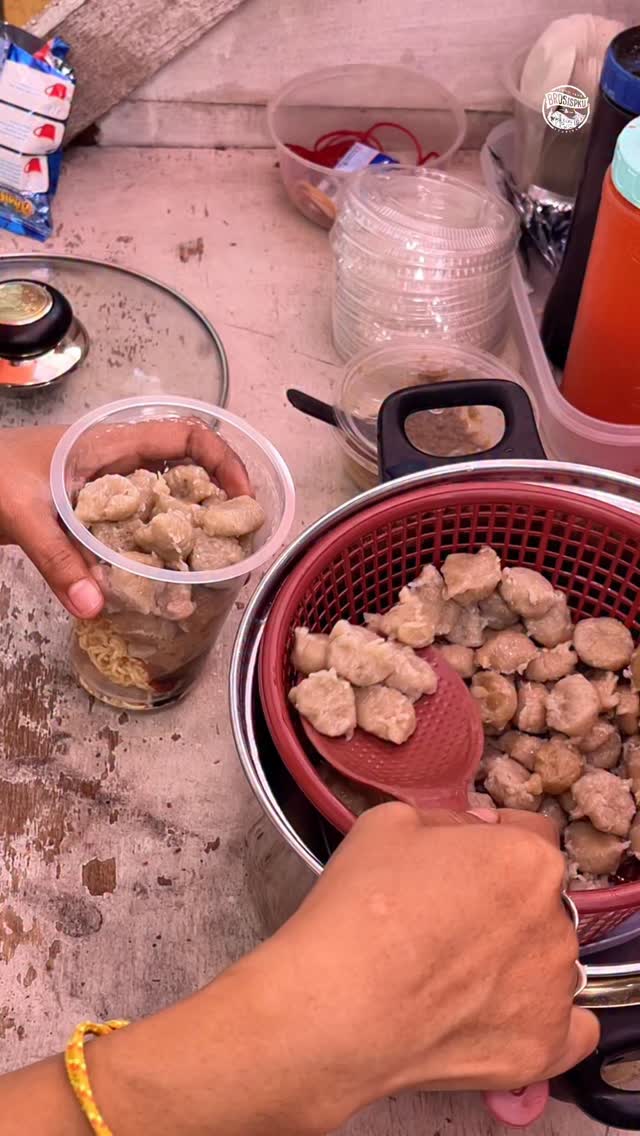 Explore Nauren’s Kerikil Meatballs in Pekanbaru