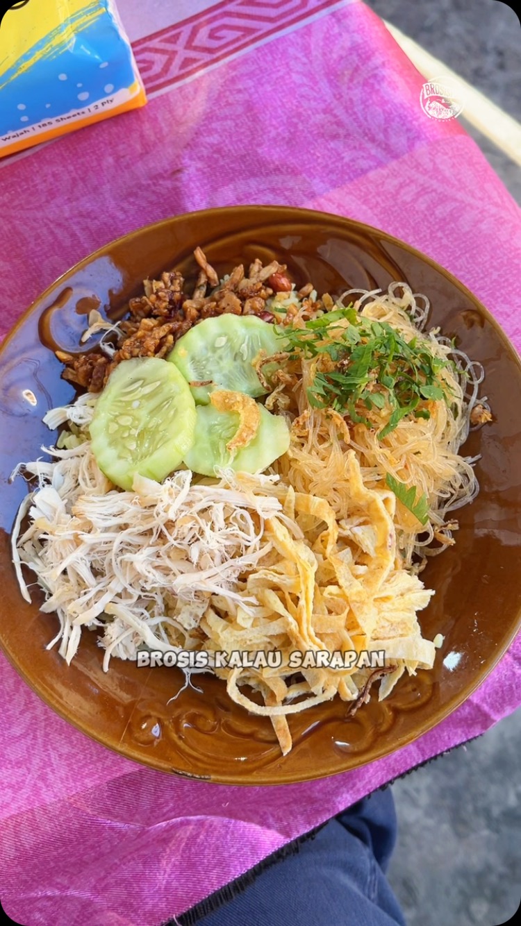 Sarapan Nasi Kuning Legendaris Pekanbaru