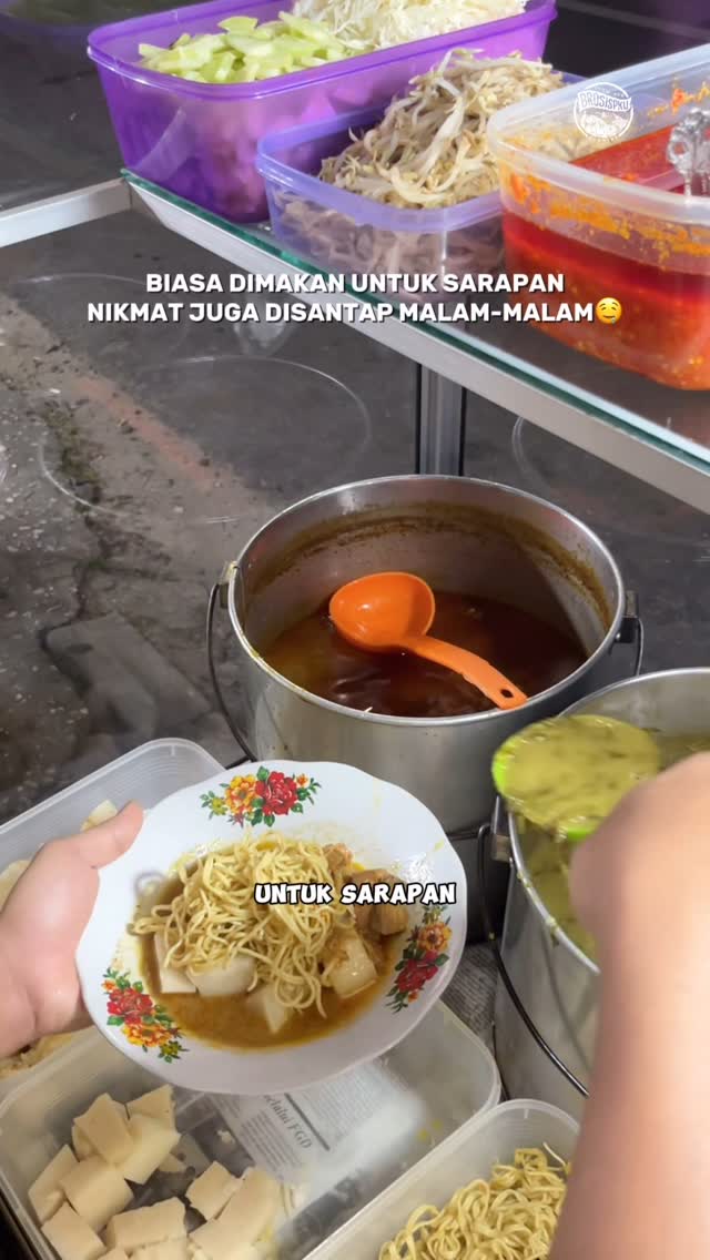 Lontong Malam Buk Upik di Pekanbaru