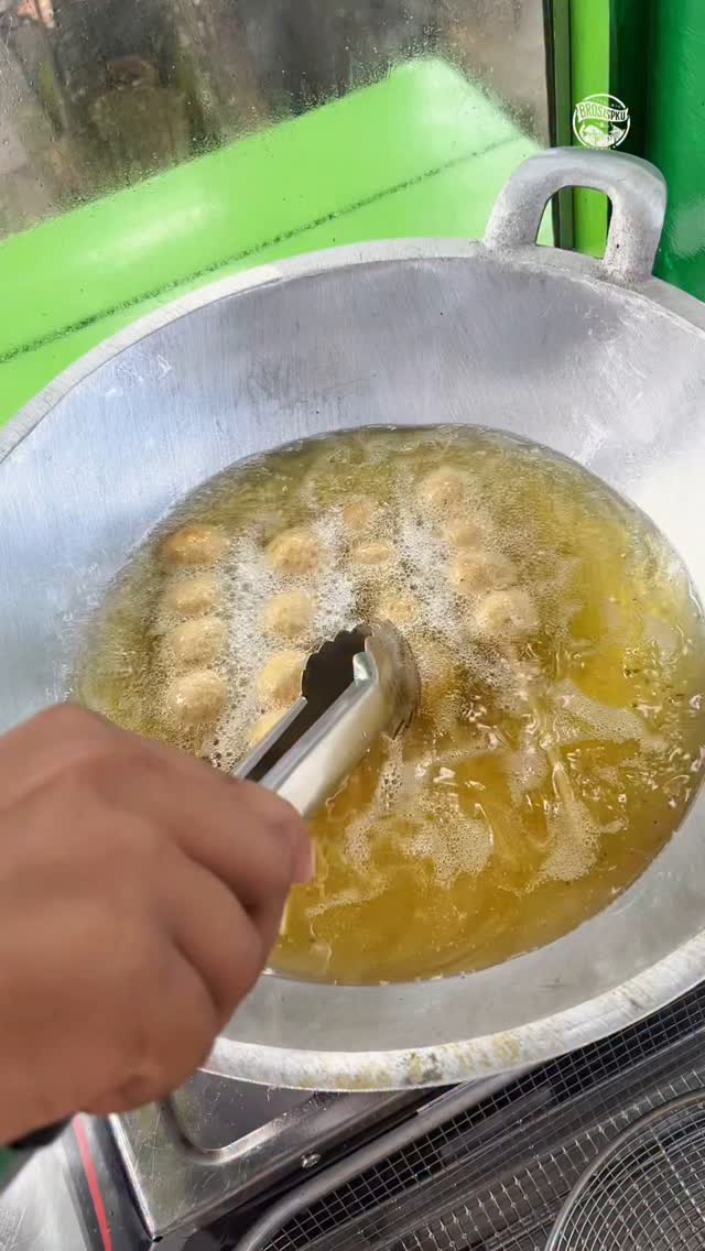 Pekanbaru Skewered Fried Meatballs to Try