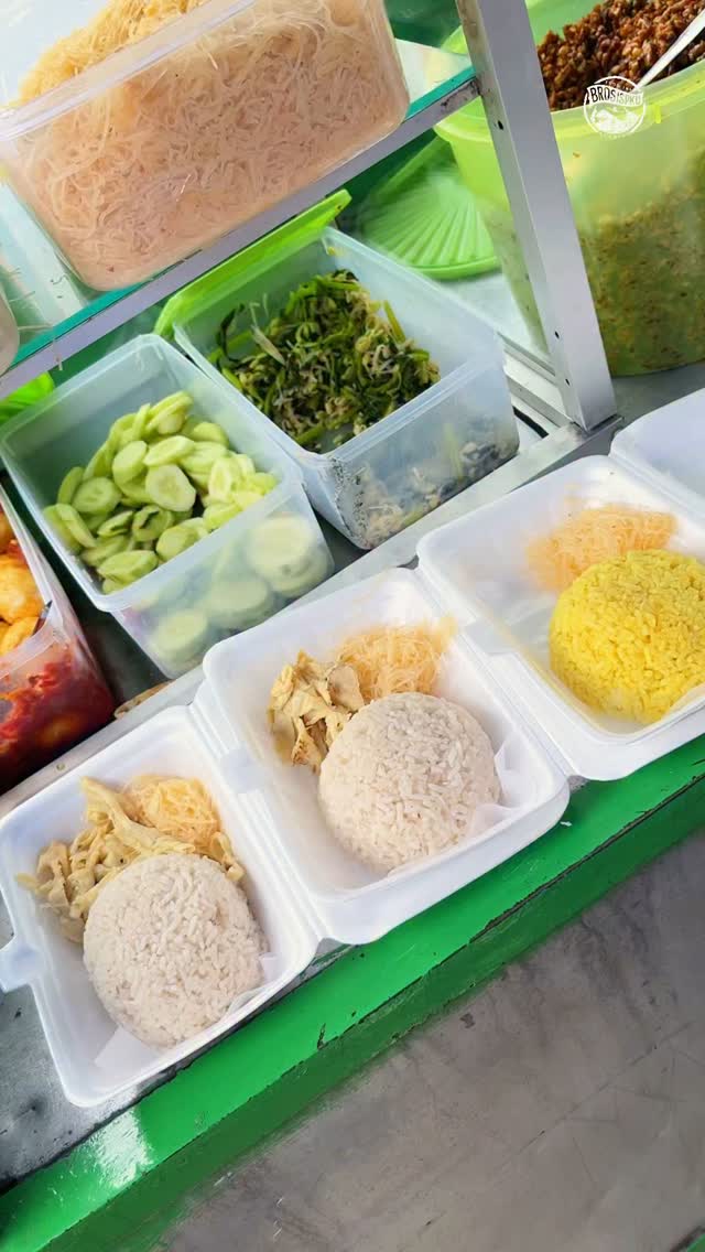 Kuliner Nasi Uduk Komplit di Pekanbaru