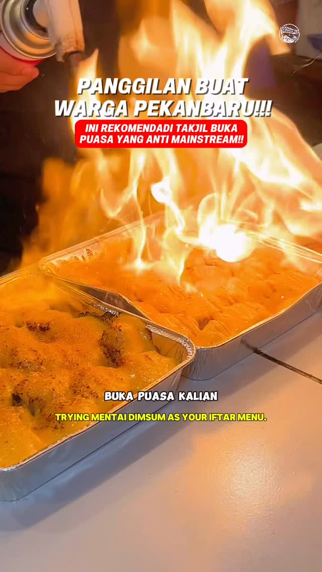 Panggilan buat warga Pekanbaru yang lagi cari takjil, selain gorengan, dimsum mentai juga bisa jadi menu buka puasa kalian loh🤩

Apalagi belinya di Mao Dimsum Mentai, sekali nyobain, bikin pengen balik terus.

Kalian bisa pesan yang isi 8, isi 10, dan isi 20, dengan varian:
* Premium (Saos Mentai)
* Cheese (Saos Mentai + Keju di atasnya)
* Mix Cheese (Setengah Premium + Setengah Cheese)
* Mozarella (Saos Mentai + Mozarella Cheese)

Coming soon, akan ada paket hampers buat gift Lebaran.

Stay tuned untuk info lengkapnya di Instagram @maodimsummentai ya!
_
Harga:
🥟 Dimsum Premium Isi 10 Rp35.000
🥟 Dimsum Cheese Isi 8 Rp30.000
🥟 Dimsum Mix Cheese Isi 20 Rp70.000
🥟 Dimsum Mozarella Isi 20 Rp89.000
+ Chili Oil Rp3.000
_
Mao Dimsum Mentai
@maodimsummentai
☎️ 0851-8714-7543
⏰ Buka setiap hari, 11.00-21.00 WIB
🕰️ Operasional Ramadhan, 12.00-22.00 WIB
(Tutup Istirahat Buka Puasa 18.00-19.00 WIB)
⛔️ Jumat Tutup
📍 Jalan Terubuk, Wonorejo, Pekanbaru
(Sekitar 350 m kalau masuk dari Jalan Tuanku Tambusai)

✅ Pembayaran bisa cash & cashless (Qris)
✅ Tersedia di GoFood, GrabFood, dan ShopeeFood
✅ Takeaway only
✅ Parkir gratis
✅ Terima pesanan untuk berbagai acara
_
🌐 Butuh rekomendasi di Pekanbaru? Cek website www.brosispku.com

#BroSisPKU #Pekanbaru #BroSisPKUMaoDimsumMentai #MaoDimsumMentai #PaketBukber