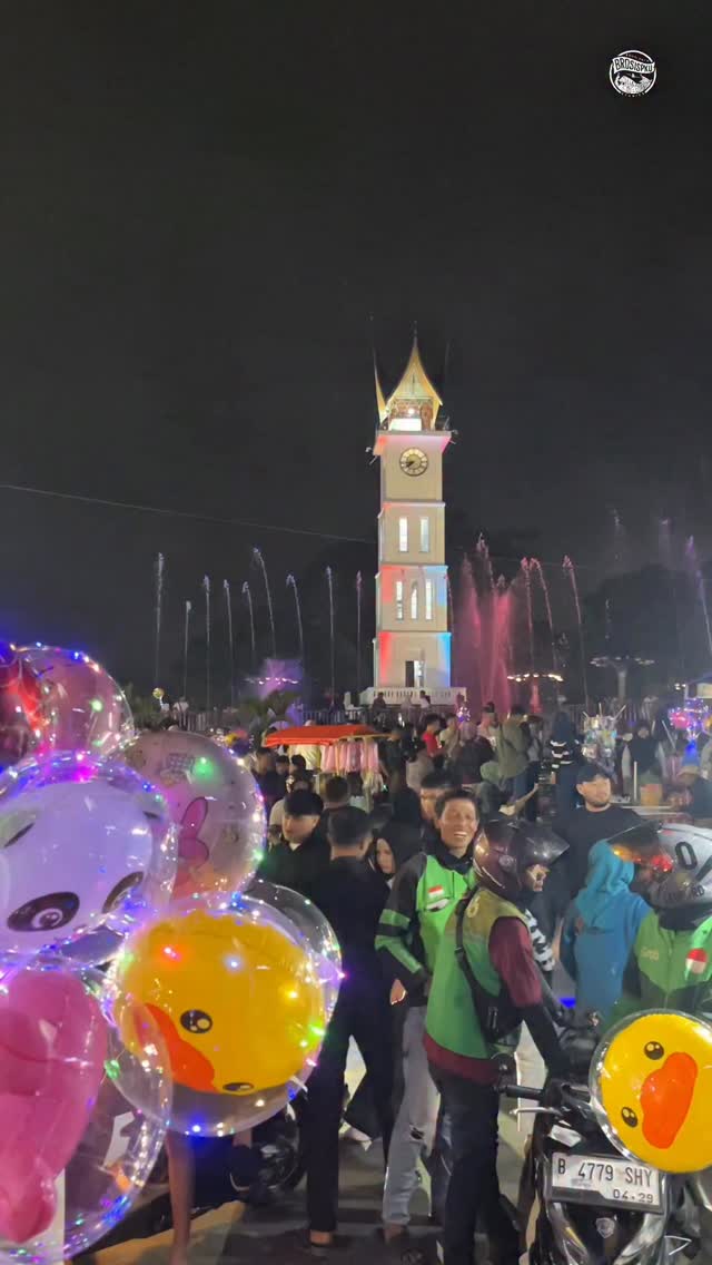 Lebaran versi warga Pekanbaru🙌🏻

Isi updatean story instagramnya kalau nggak di Kelok 9 pasti di Jam Gadang, yakan BroSis?👀

Atau tahun ini ada destinasi baru? Coba spill di kolom komentar! 👇🔥
_
🌐 Butuh rekomendasi di Pekanbaru? Cek website www.brosispku.com

#brosispku #brosis #pku #SeputarPKU #BroSisPKUContentDiny