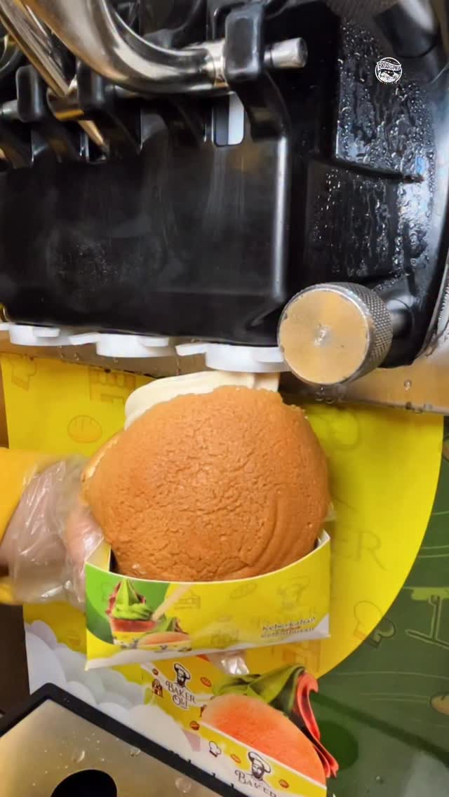 Fresh & Halal Bread at Baker Old Pekanbaru