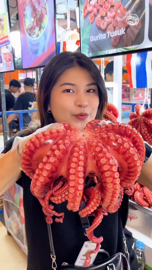 Semua kuliner Asia dan Nusantara yang legend, hits, viral ada di sini🍜🥳🍾

Pas banget momennya liburan akhir tahun, jadi emang paling cocok kita ke Mal Pekanbaru karena lagi ada Festival Kuliner Warisan Rasa Asia dan Nusantara by Jangkrik kuliner😍

Acara ini berlangsung mulai dari hari ini hingga tanggal 04 Januari 2026🤩🥳

Buruan deh langsung ke sini, ajakin bestie, pacar, keluarga, kerabat dan rekan lainnya untuk cobain kuliner viral dari berbagai tenant luar kota ini‼️🤤✨
_
Jangkrik Kuliner 
@jangkrikkuliner @malpekanbaru
🗓️ 24 Desember - 04 Januari 2026
⏰ 10.00-22.00 WIB
📍 Mal Pekanbaru, Lantai Dasar, Jalan Jendral Sudirman.

✅ Pembayaran Cashless dan Top Up Kartu di Kasir.
_
🔥 Ada apa di Pekanbaru? Cek review @brosispku

🌟 Cek beragam highlight di Instagram @brosispku

🍻 Ingin tampil di brosispku? Hubungi WA tim iklan @brosispku di bio

🌐 Follow juga IG: @brosiskerja @brosisdeal @brosisid @brosisproperty

#brosispku #brosis #pku #pekanbaru #riau