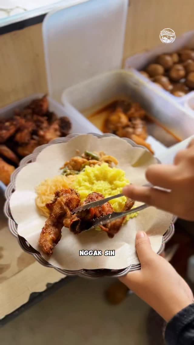 Sarapan Hemat di Pekanbaru: Nasi Kuning & Soto Bahbah