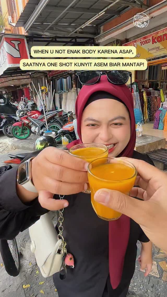 Selling Jamu Around Pekanbaru for 38 Years