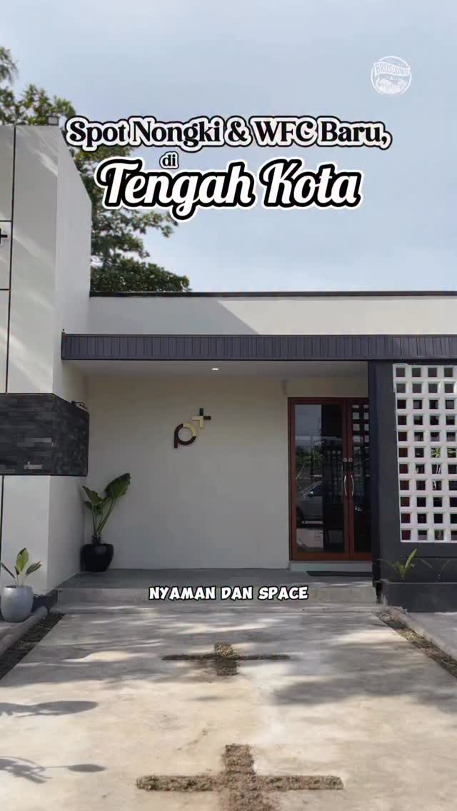 Padussy Plus: مقهى فسيح في Pekanbaru