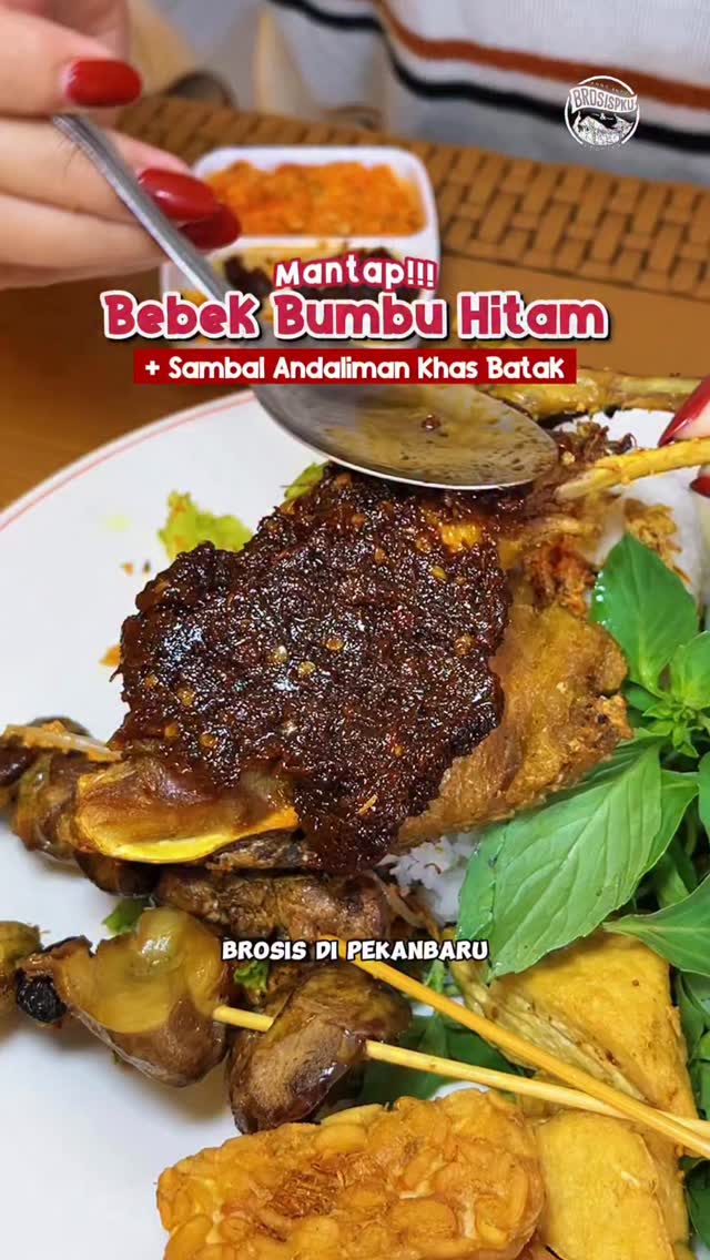 Nikmati Bebek Hitam Autentik di Pekanbaru
