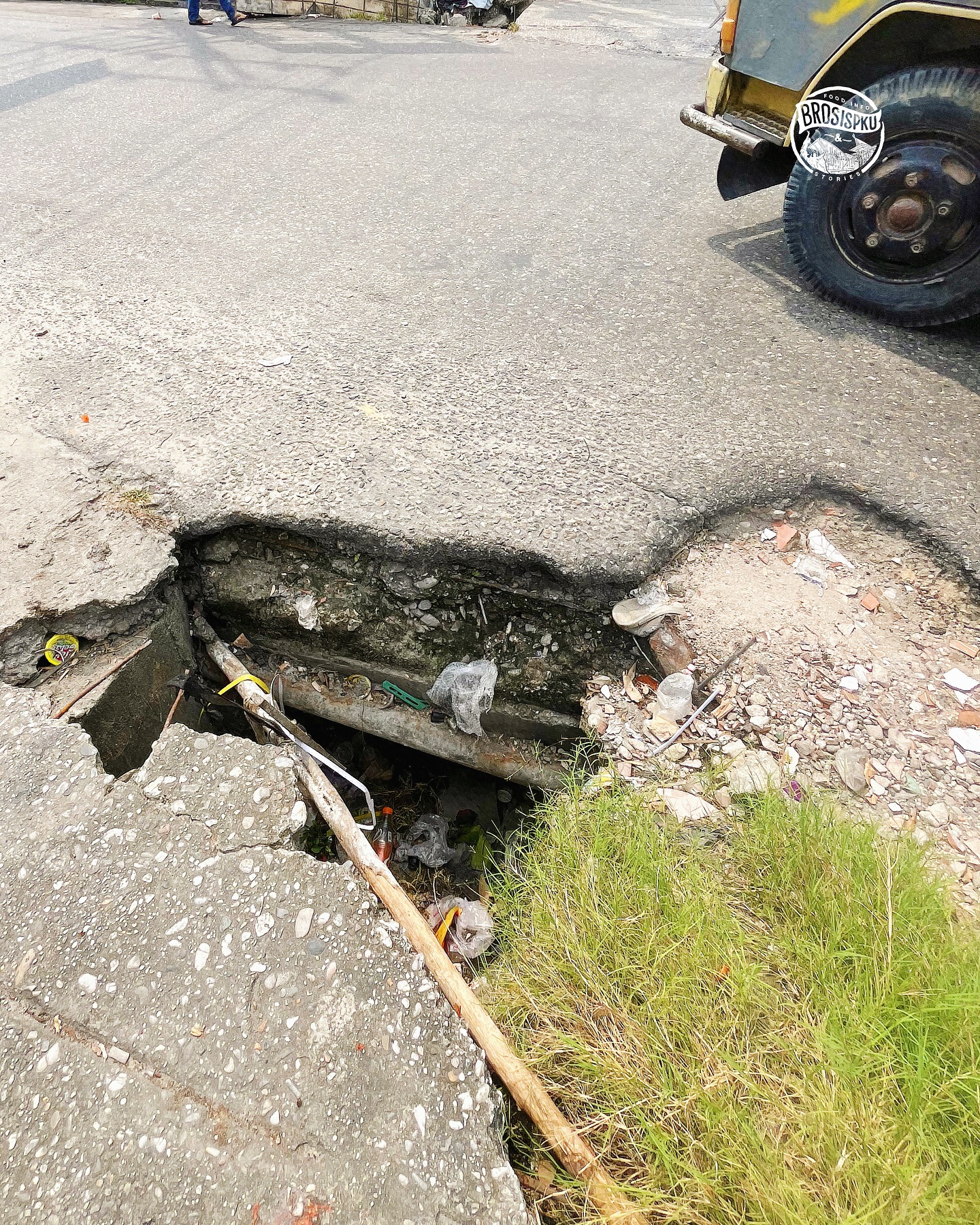Beware the Jalan Delima Pothole in Pekanbaru